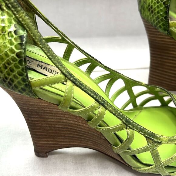 Y2K Steve Madden peep toe green reptile wedges Academia size 8.5 - Picture 9 of 9
